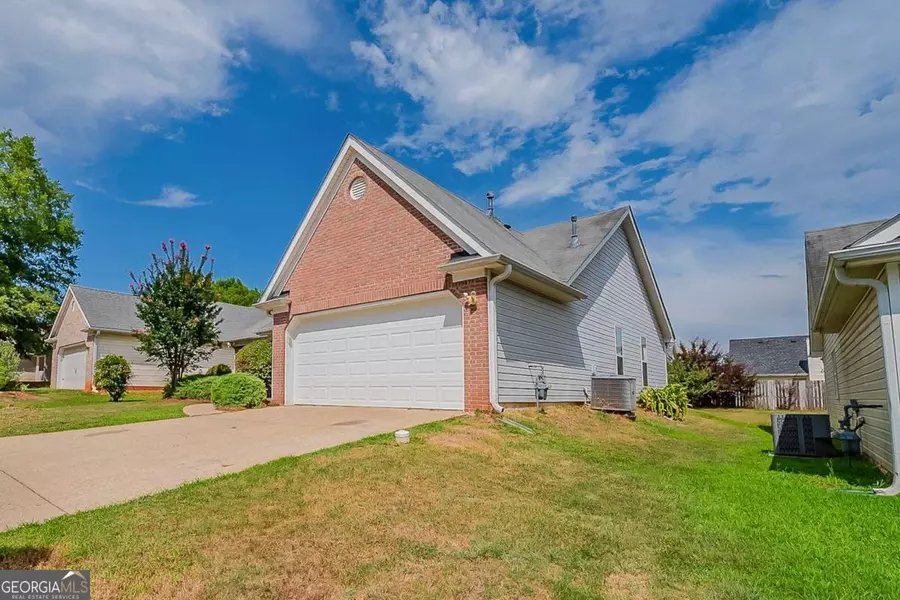 2494 Hillvale CIR, Lithonia, GA 30058