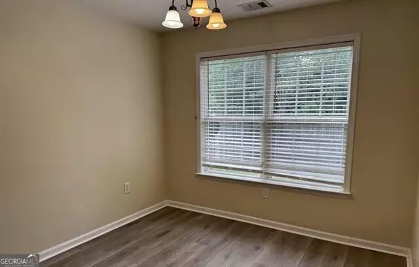Warner Robins, GA 31088,109 Candy LN