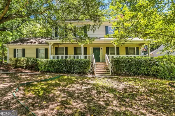 2880 Creekwood DR, Snellville, GA 30078