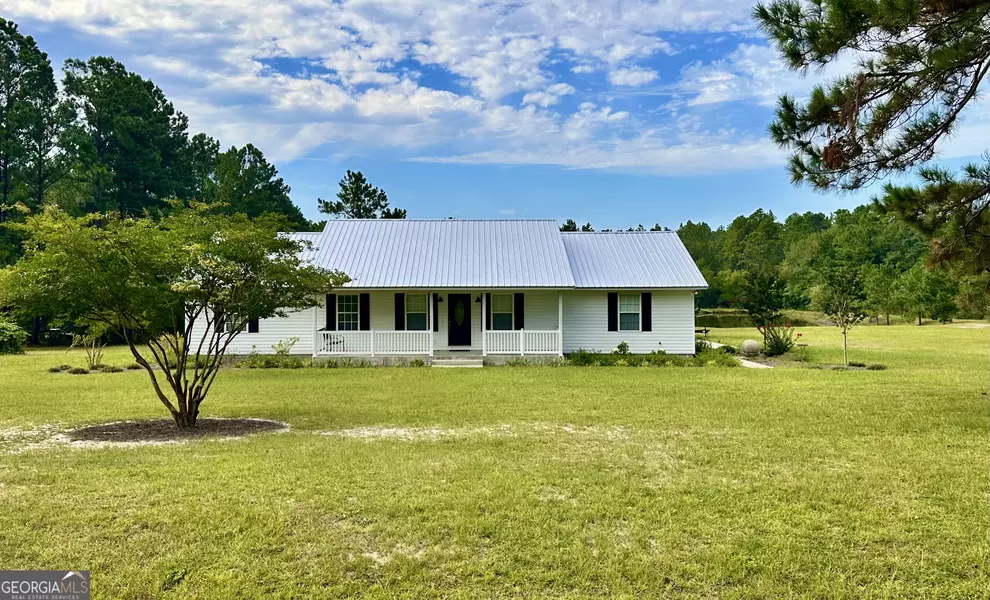 4525 Oakview RD, Waycross, GA 31503