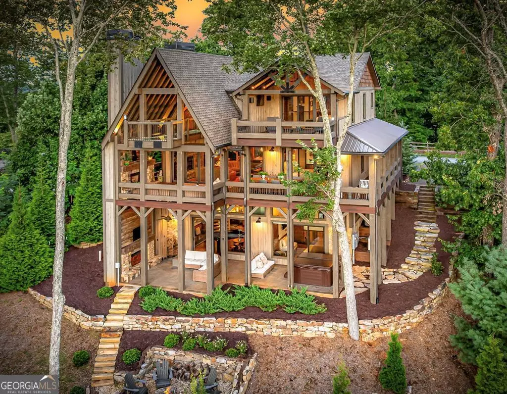 Blue Ridge, GA 30513,520 Overlook DR