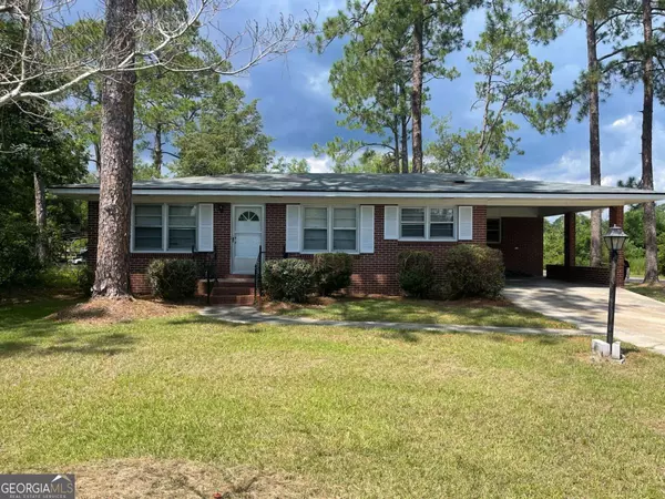 Mcrae-helena, GA 31055,27 E Bruce ST