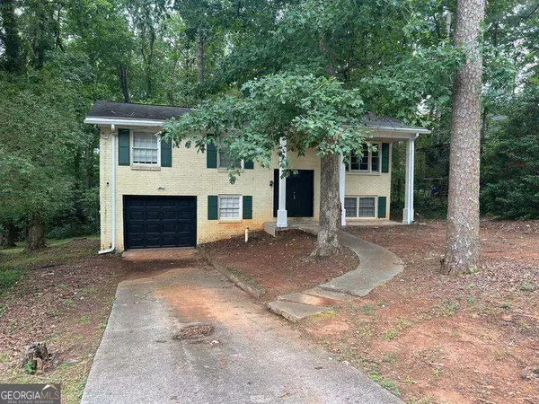 1615 Pine Glen CIR, Decatur, GA 30035