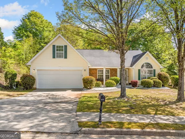 823 Langley View CT, Loganville, GA 30052