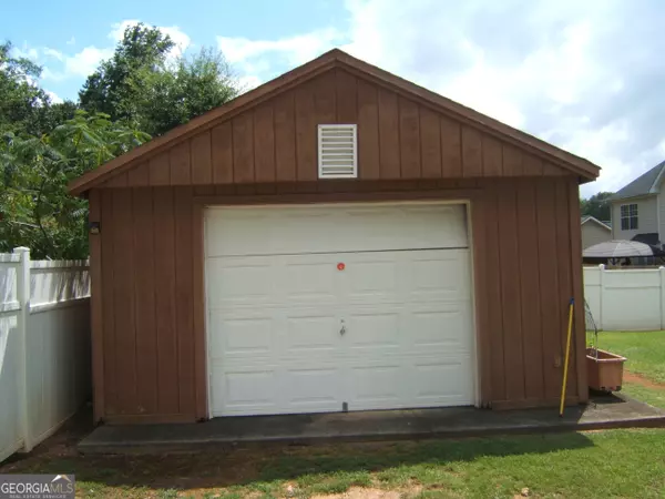 Ellenwood, GA 30294,5388 Peachtree Landing DR