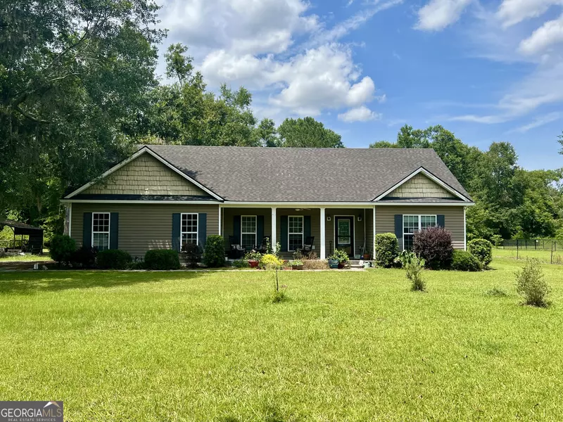 24 Robert Day RD, Adel, GA 31620