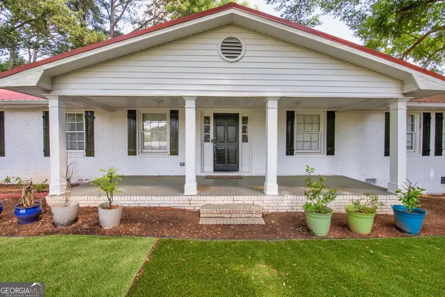 58 Hospital RD, Commerce, GA 30529