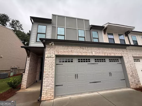 1127 Lucan LN, Lawrenceville, GA 30043