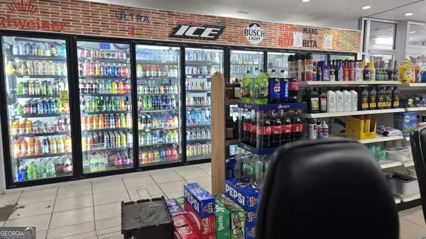 Conyers, GA 30012,955 Green ST SE #C