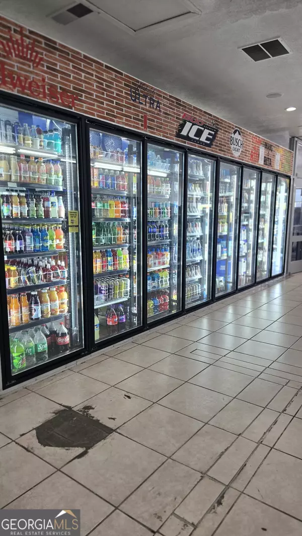 Conyers, GA 30012,955 Green ST SE #C