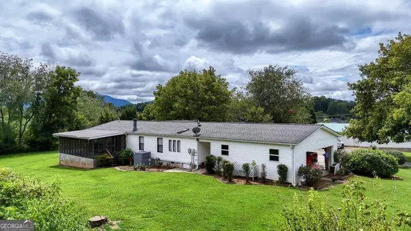 Hiawassee, GA 30546,266 Garden LN