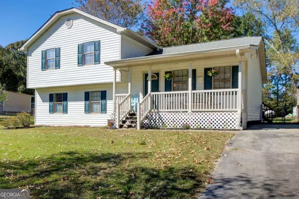 1370 Compton Woods DR, Loganville, GA 30052