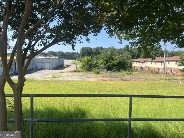 107 W County RD, Thomaston, GA 30286