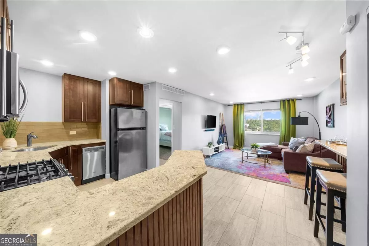 Atlanta, GA 30309,2285 Peachtree RD NE #709