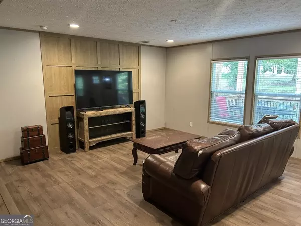 Eatonton, GA 31024,104 Harbor DR