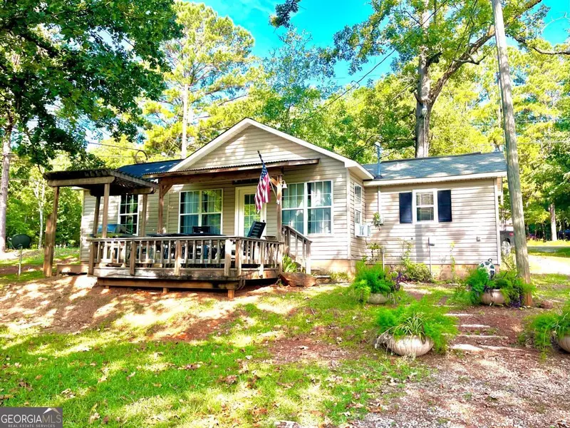 201 Lakeshore DR, Eatonton, GA 31024