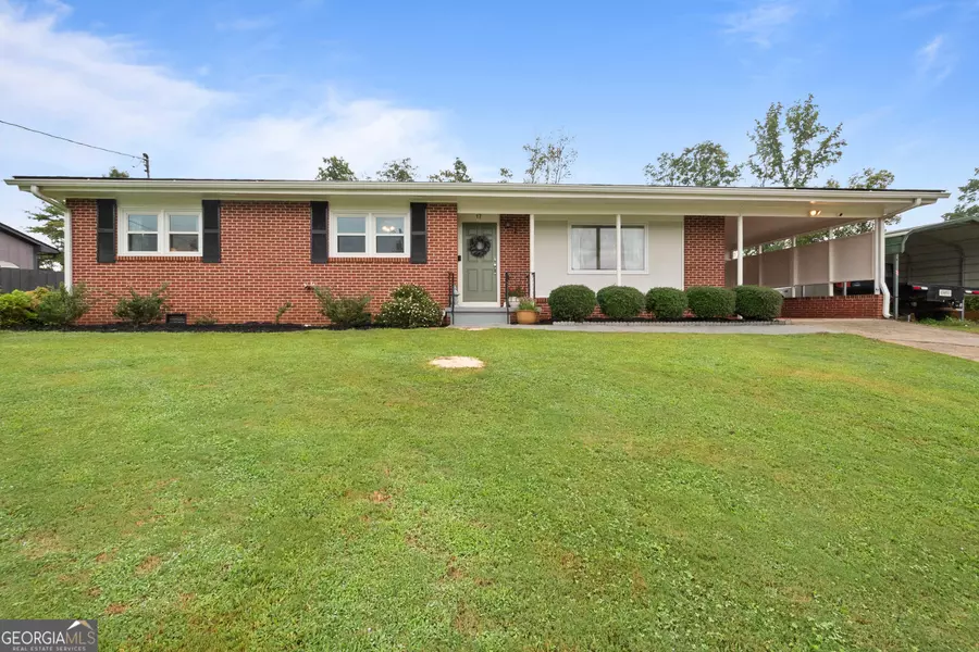 17 WAVERLY CIR, Newnan, GA 30263