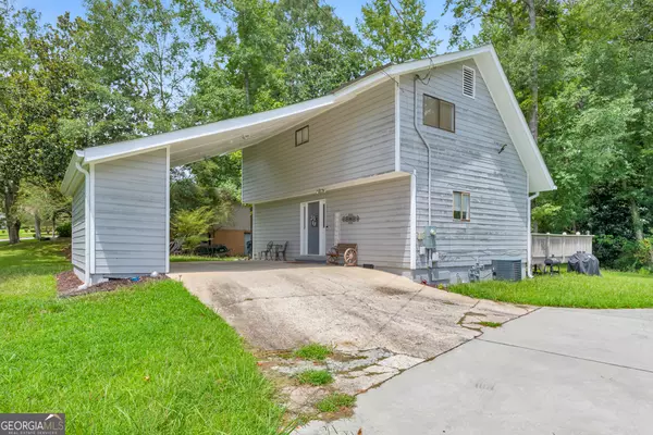 1561 Sultan LN, Riverdale, GA 30296