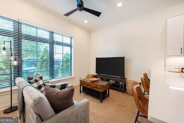 Decatur, GA 30030,417 E College AVE #102