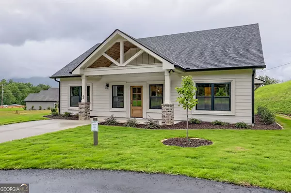 83 McTyeire DR, Young Harris, GA 30582