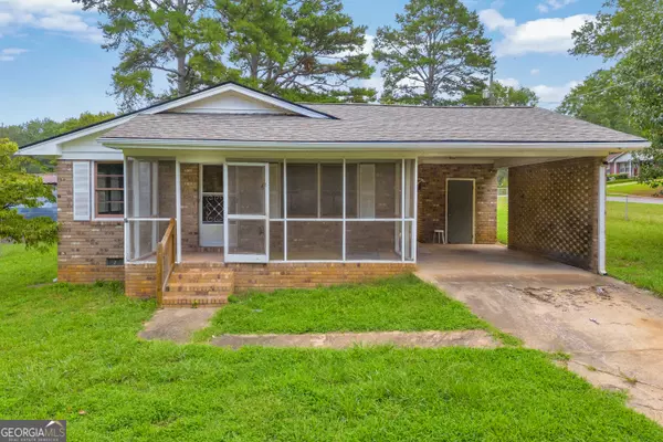 16 Leigh ST, Commerce, GA 30529