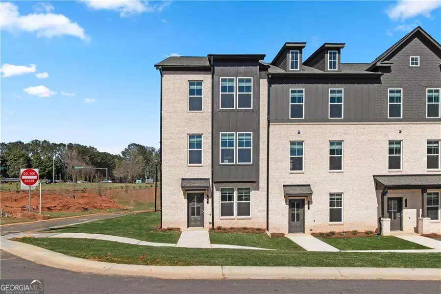 214 Daybreak LN, Newnan, GA 30265