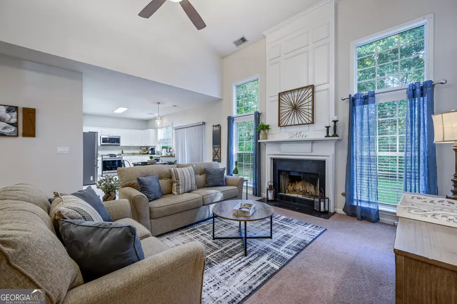 206 Persimmon TRL, Woodstock, GA 30188
