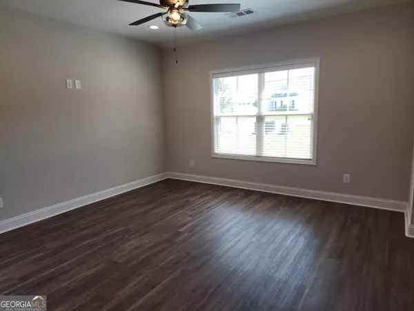 Byron, GA 31008,202 Red Tail CIR