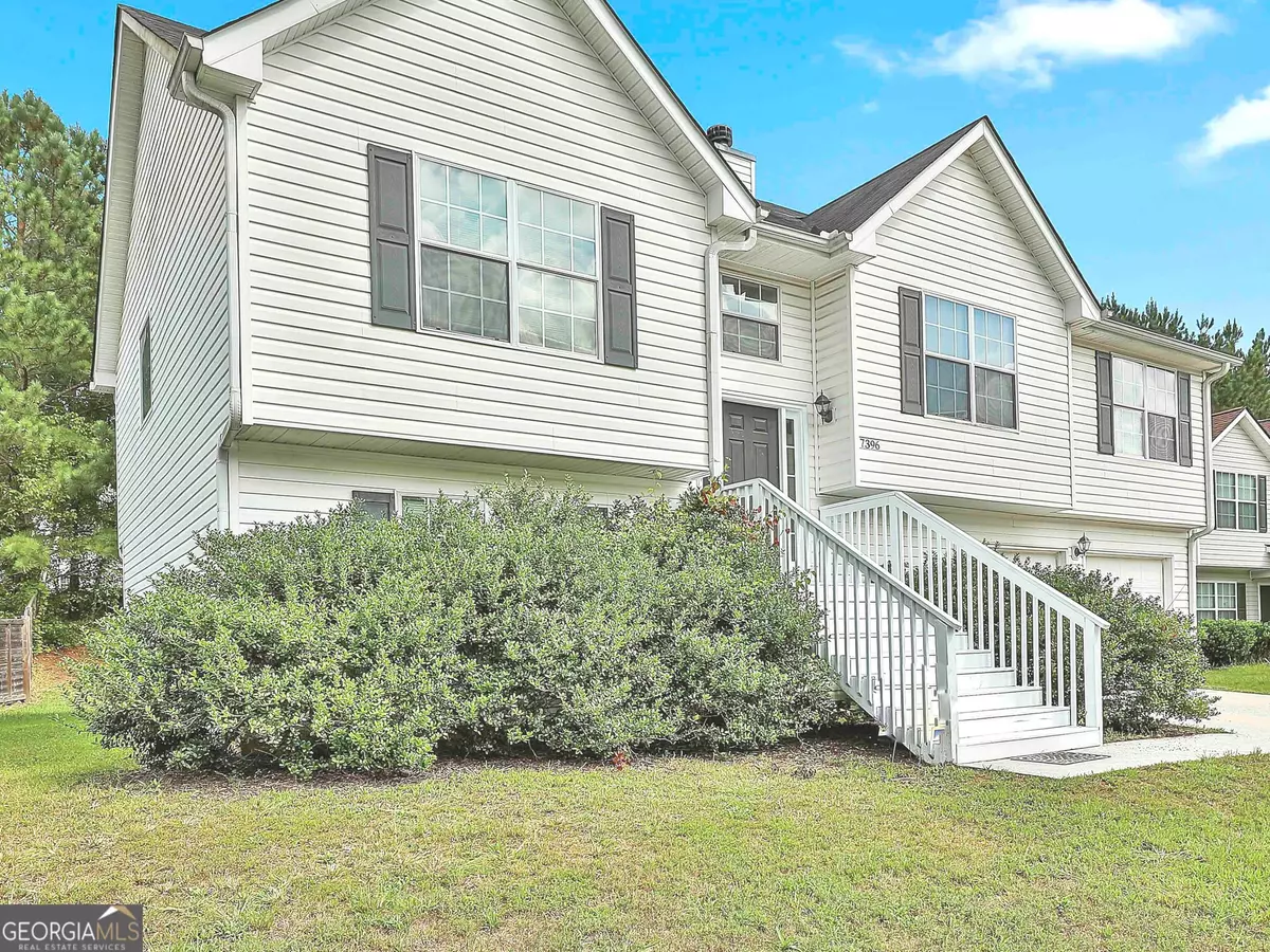 Riverdale, GA 30296,7396 Petunia DR