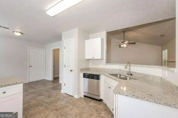 Loganville, GA 30052,3571 Coveside CT