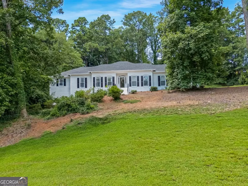 1080 Huntcliff NE, Sandy Springs, GA 30350