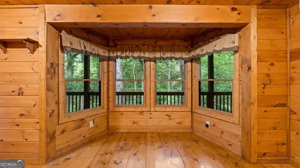 Cherry Log, GA 30522,9 Candice CT N