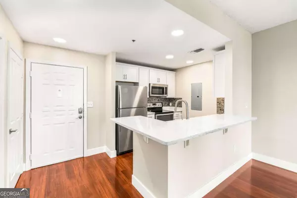 Atlanta, GA 30309,1101 Juniper ST NE #925