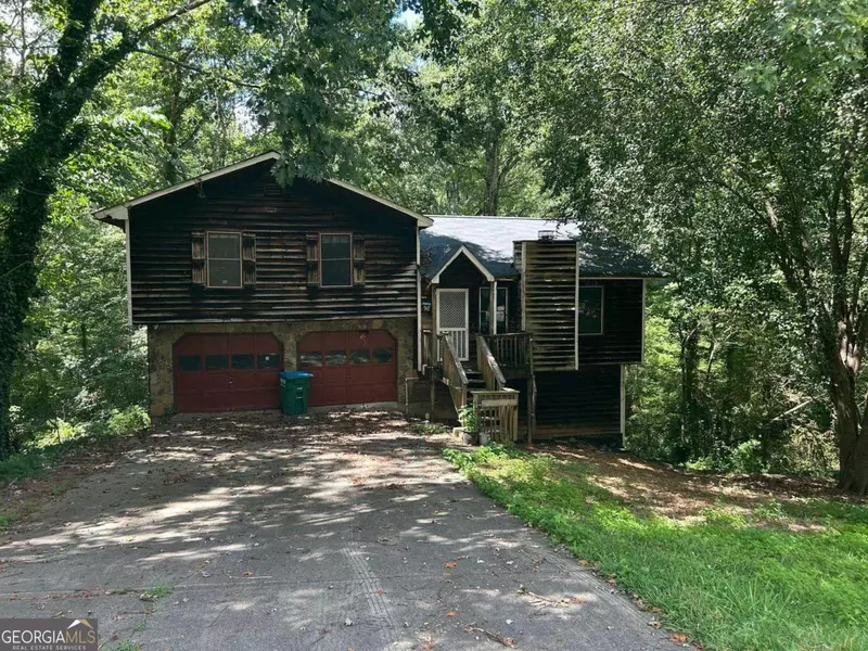 847 Chartley DR SW, Lilburn, GA 30047