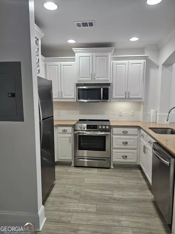 Atlanta, GA 30309,2277 Peachtree RD NE #408