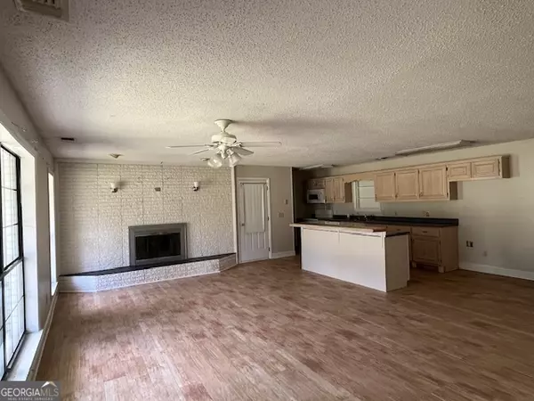 Glennville, GA 30427,12444 N Highway 301