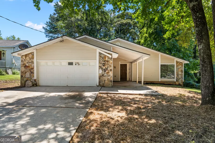 2520 Wildflower LN, Lawrenceville, GA 30044