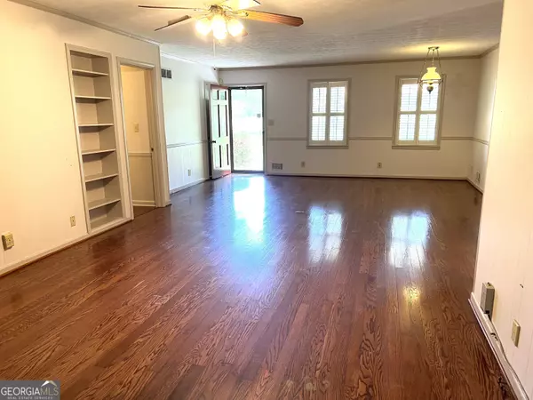 Snellville, GA 30078,2484 Maple ST