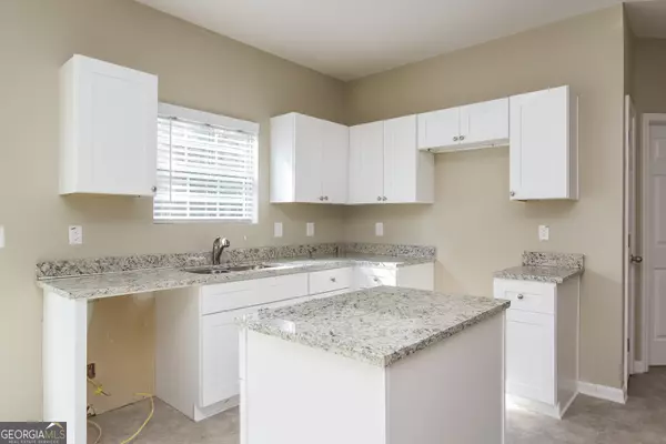 Fairburn, GA 30213,5892 Village LOOP