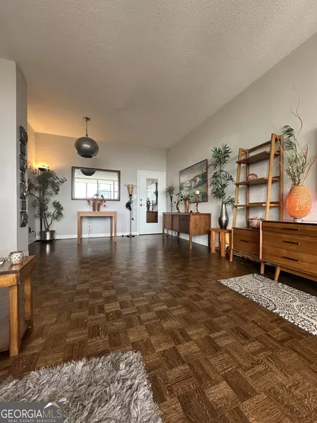 3060 PHARR CT N #607, Atlanta, GA 30305