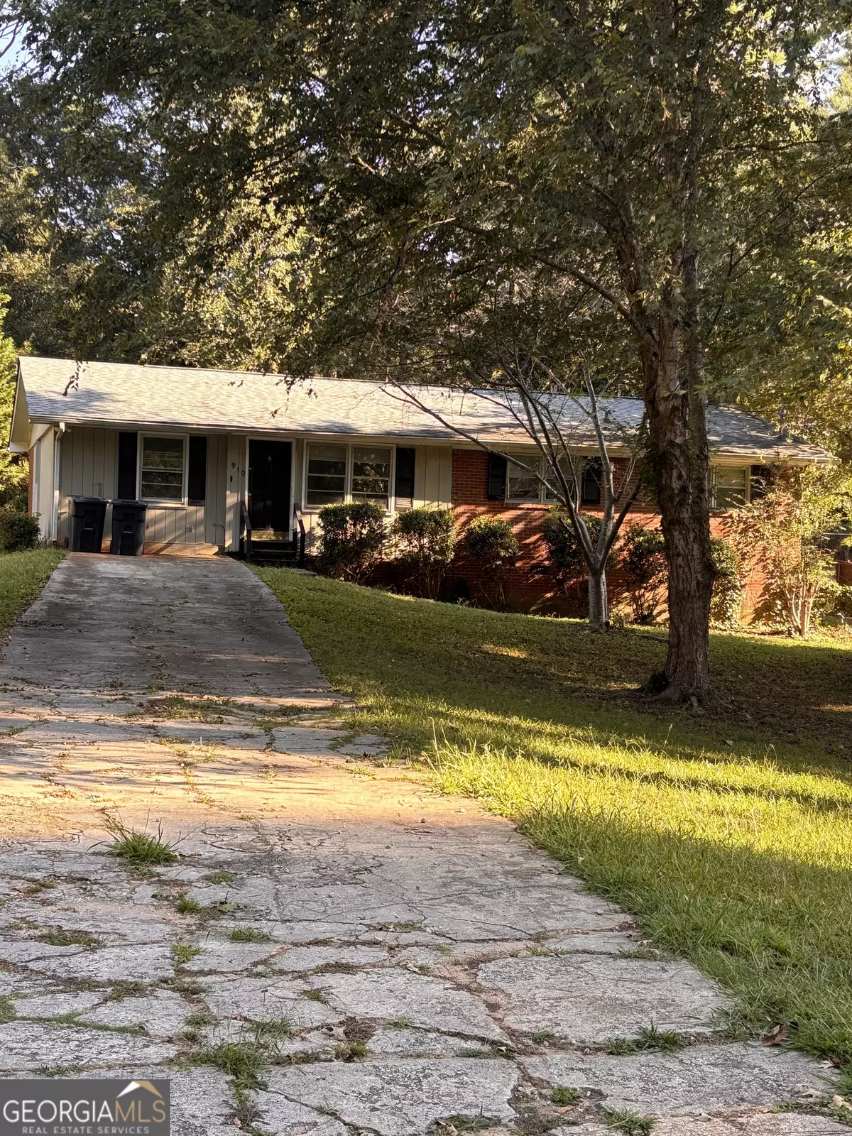 Conyers, GA 30094,910 SE Virginia CT