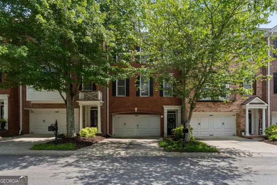 4405 VILLAGE GREEN DR, Roswell, GA 30075