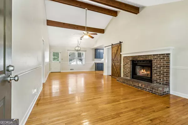 406 Farm ST, Loganville, GA 30052