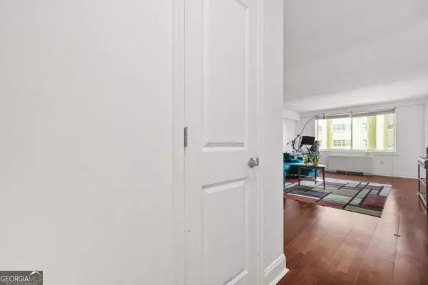 Atlanta, GA 30305,2479 Peachtree RD