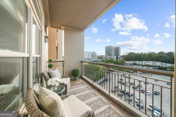 Atlanta, GA 30326,3334 Peachtree RD NE #608