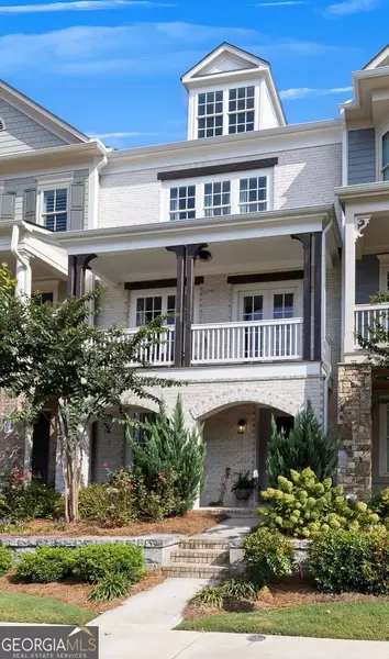 967 S On Main DR, Woodstock, GA 30188