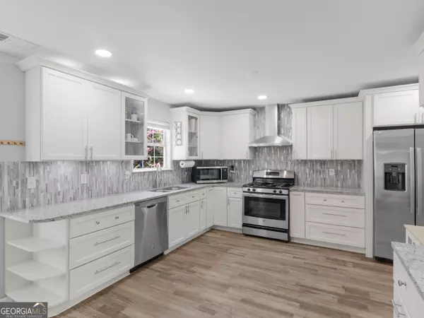 501 Grove Park DR, Locust Grove, GA 30248