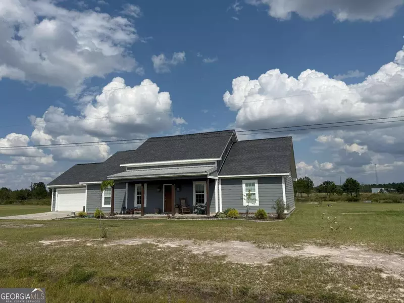 228 Zoarbella DR, Baxley, GA 31513