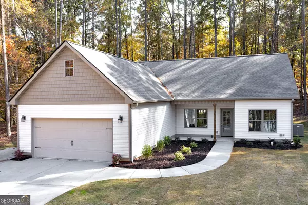 243 Pelican CIR, Monticello, GA 31064