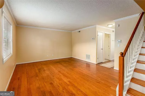 Atlanta, GA 30328,6900 Roswell RD NE #F5